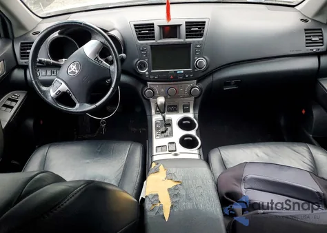 2012 Toyota Highlander Base z USA, uszkodzony, nr VIN 5TDBK3EH3CS094329